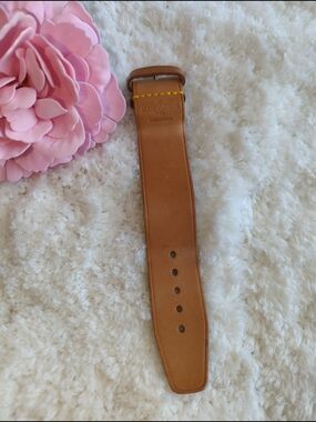 Louis Vuitton Vachetta Authentic Poignant Luggage Tag Strap Very Good Condition